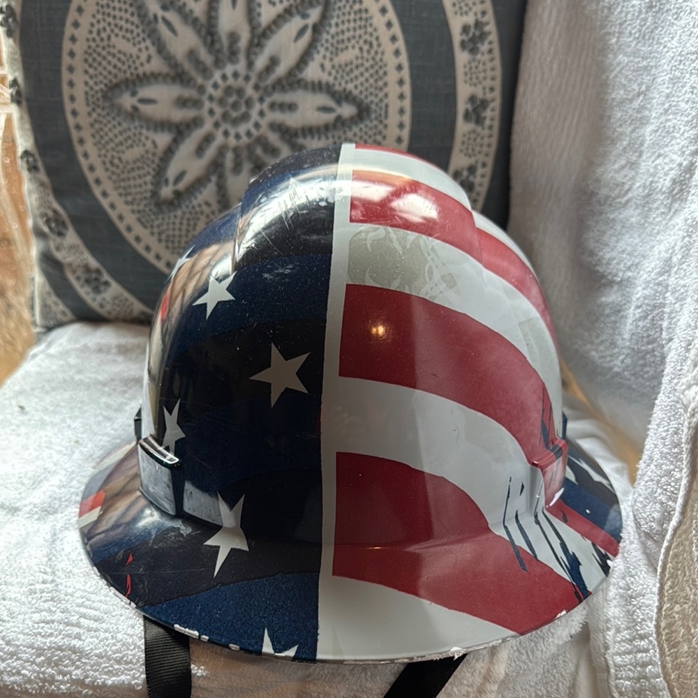 Patriotic Hard Hat with American Flag Design